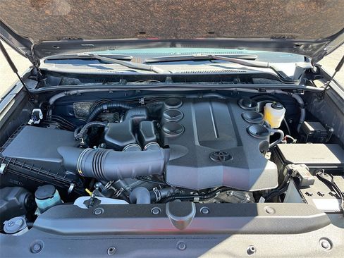 Used 2024 Toyota 4Runner Limited image 31