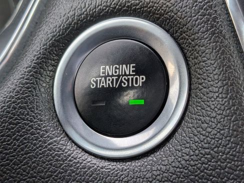 Used 2023 Chevrolet Traverse LT AWD/4WD image 28