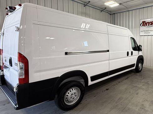 Used 2025 RAM ProMaster 2500 w/ Convenience Group image 3
