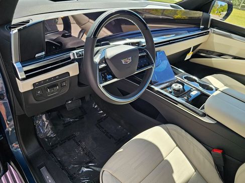 New 2026 Cadillac Escalade Sport w/ LPO, ONYX Package AWD/4WD image 22