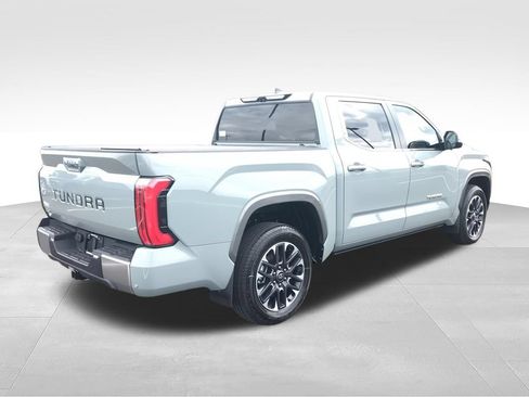 Used 2025 Toyota Tundra Limited AWD/4WD image 10