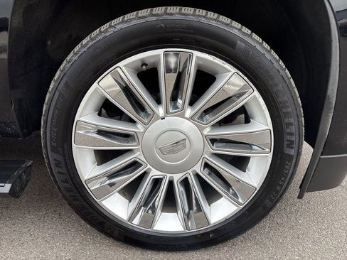 Used 2019 Cadillac Escalade Platinum image 34