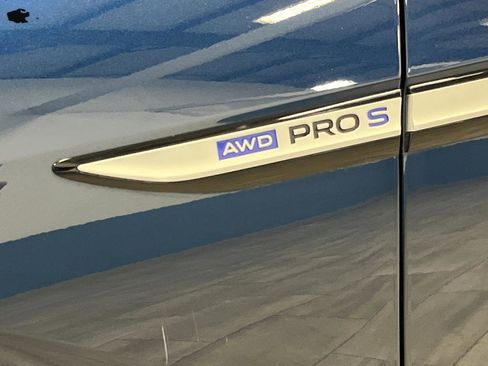 Used 2023 Volkswagen ID.4 Pro S Plus image 36