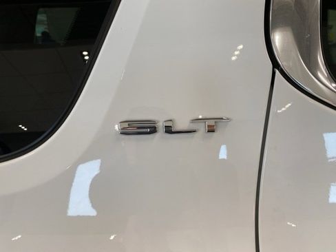 Certified 2021 GMC Acadia SLT image 5