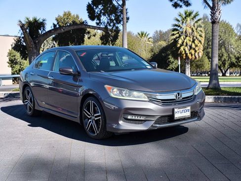 Used 2016 Honda Accord Sport image 4
