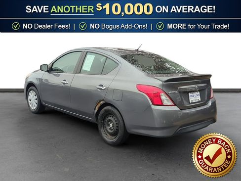 Used 2019 Nissan Versa SV image 4