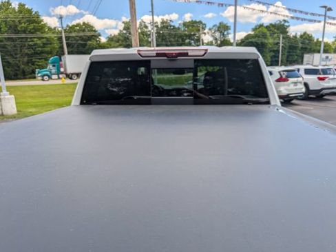 Used 2024 Chevrolet Silverado 1500 High Country w/ Technology Package AWD/4WD image 9