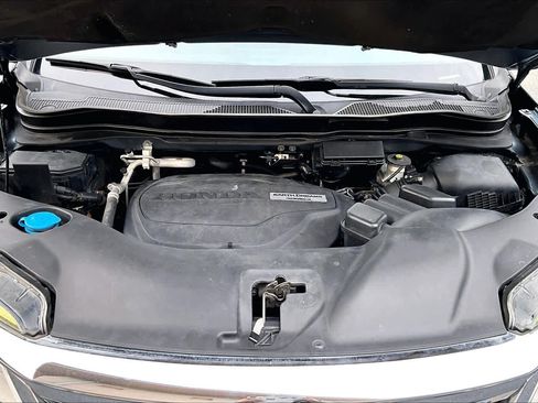 Used 2019 Honda Pilot Touring image 32