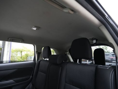 Used 2016 Mitsubishi Outlander SE AWD/4WD image 22