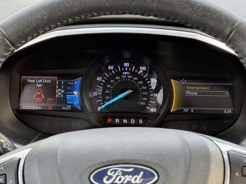 Used 2019 Ford Edge Titanium image 25