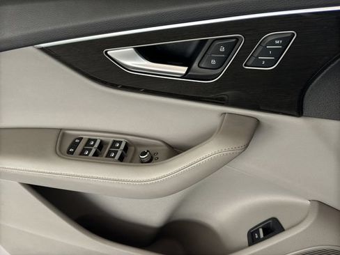 Used 2024 Audi Q7 3.0T Premium Plus AWD/4WD image 13