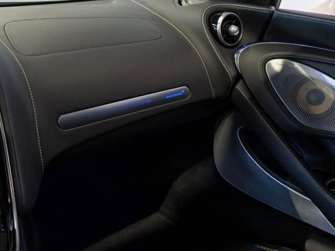 Used 2022 McLaren GT image 6