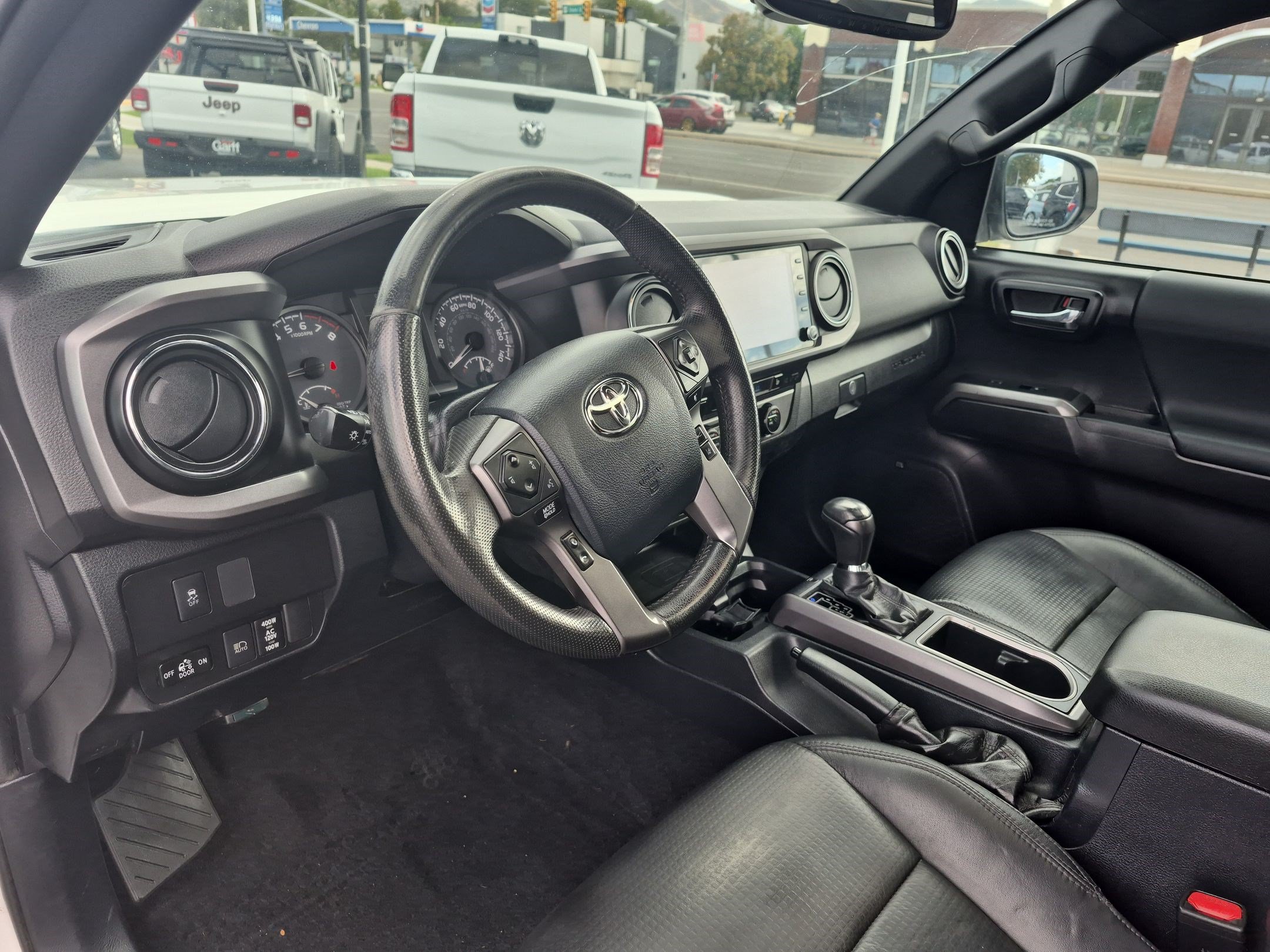 Used 2020 Toyota Tacoma TRD Off-Road w/ TRD Premium Off Road Package AWD/4WD image 16
