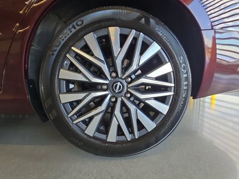 Used 2024 Nissan Altima 2.5 SV FWD image 26