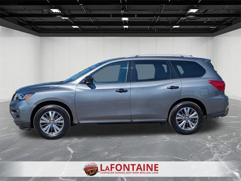 Used 2019 Nissan Pathfinder SL image 9