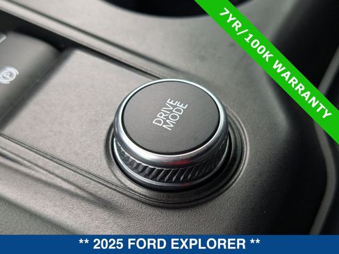 Certified 2025 Ford Explorer Active image 32
