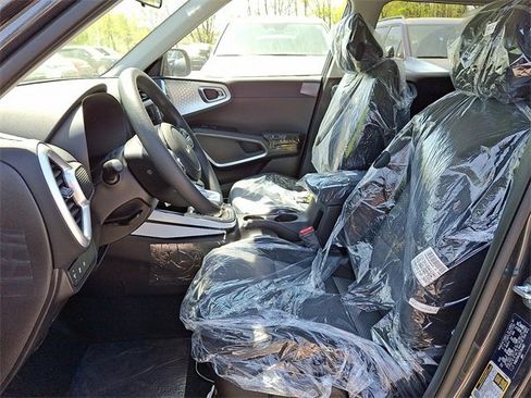 New 2025 Kia Soul LX w/ LX Technology Package image 9