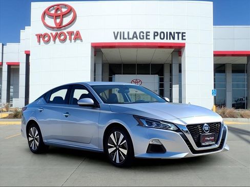 Used 2022 Nissan Altima 2.5 SV image 8