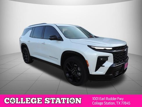Used 2024 Chevrolet Traverse RS w/ LPO, Floor Liner Package FWD image 3