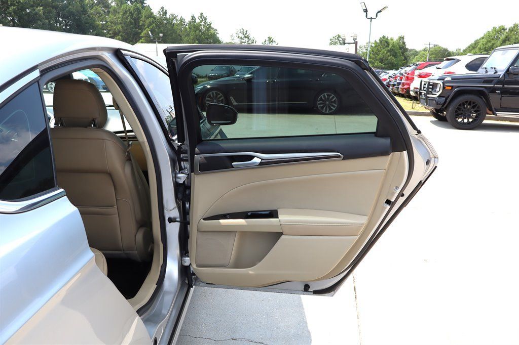 Used 2013 Ford Fusion SE FWD image 32