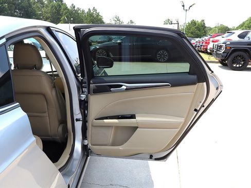 Used 2013 Ford Fusion SE FWD image 32