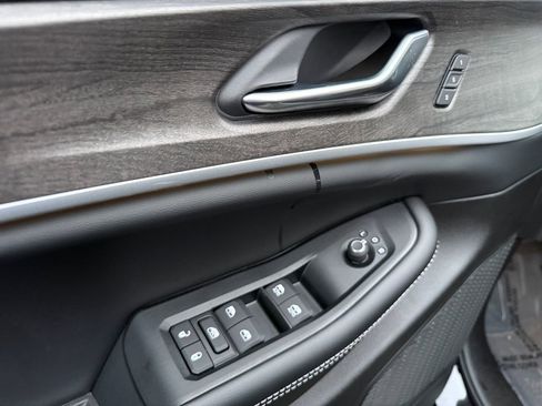 New 2025 Jeep Grand Cherokee Limited w/ Luxury Tech Group II image 13