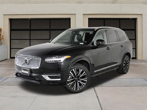 Used 2023 Volvo XC90 T8 Plus w/ Protection Package Premier image 3