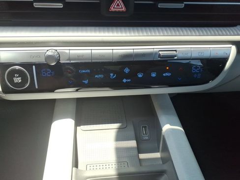 Certified 2024 Hyundai Ioniq 6 SEL RWD image 23