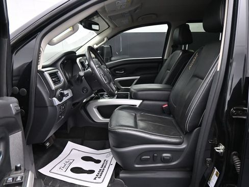 Used 2019 Nissan Titan PRO-4X w/ Pro-4x Convenience Package AWD/4WD image 9