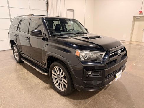 Used 2022 Toyota 4Runner TRD Sport AWD/4WD image 3