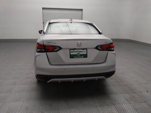 Used 2021 Nissan Versa SV FWD image 6