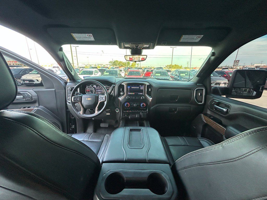 Used 2020 Chevrolet Silverado 2500 High Country w/ Technology Package AWD/4WD image 9