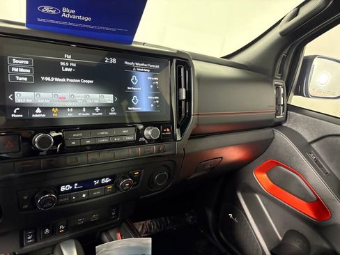 Used 2025 Nissan Frontier PRO-4X w/ Pro Premium Package image 18