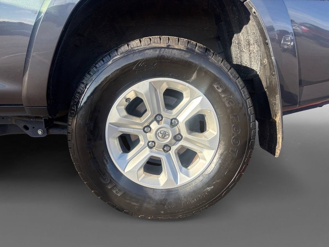 Used 2021 Toyota 4Runner SR5 AWD/4WD image 13