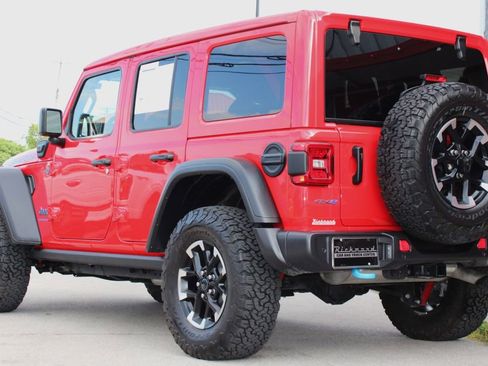 Used 2025 Jeep Wrangler Unlimited Rubicon 4xe w/ Safety Group AWD/4WD image 9