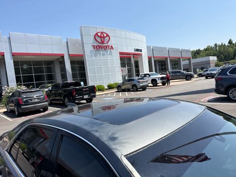 Used 2016 Cadillac CTS Sedan RWD image 2
