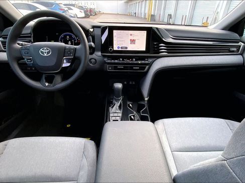 Used 2026 Toyota Camry LE image 14