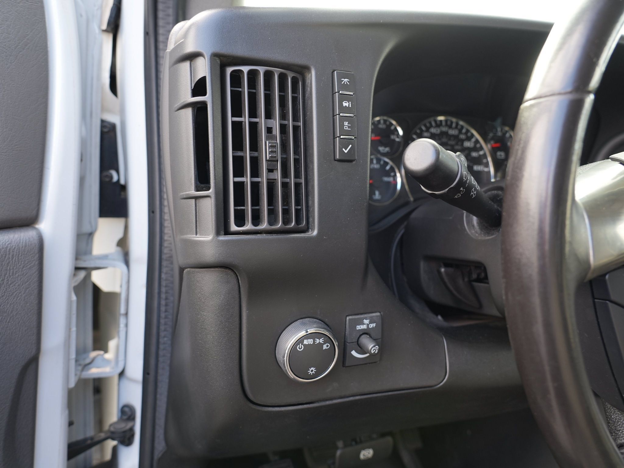 Used 2019 Chevrolet Express 2500 LS w/ Driver Convenience Package RWD image 17