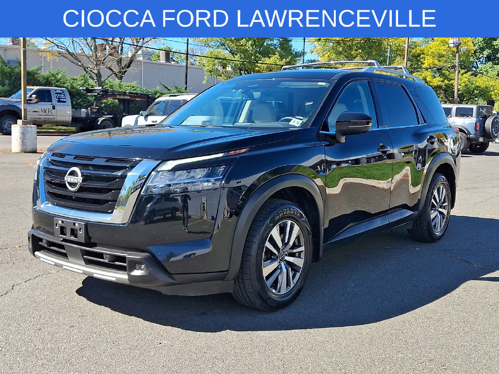 Used 2023 Nissan Pathfinder SL AWD/4WD image 6