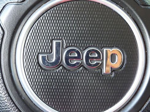 Used 2023 Jeep Gladiator Sport AWD/4WD image 79