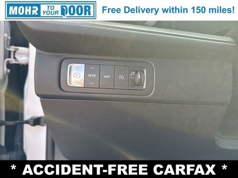 Used 2024 Chevrolet Traverse LT w/ Enhanced Driving Package image 23