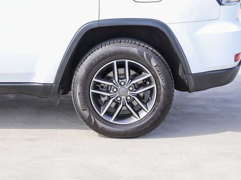 Used 2019 Jeep Grand Cherokee Limited RWD image 12