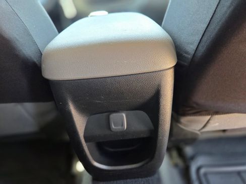 Used 2021 Chevrolet Colorado W/T w/ WT Convenience Package RWD image 12