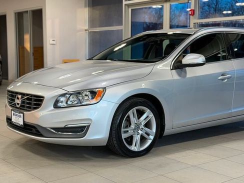 Used 2015 Volvo V60 T5 Premier Plus image 3