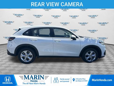 Used 2023 Honda HR-V LX image 2