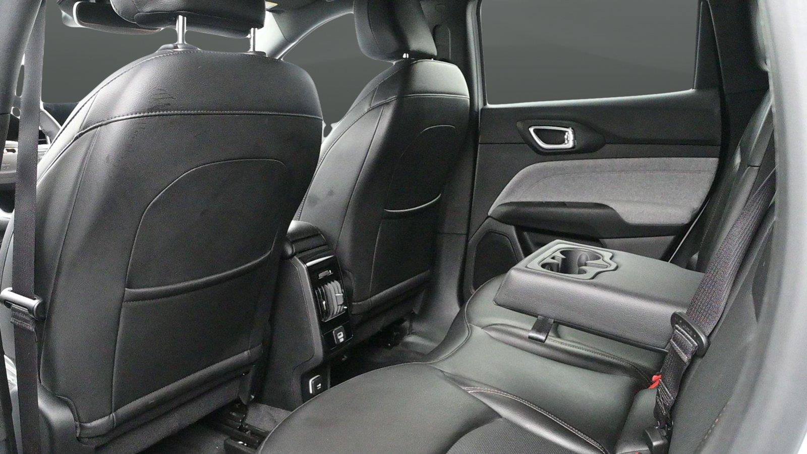 Used 2023 Jeep Compass Latitude AWD/4WD image 11