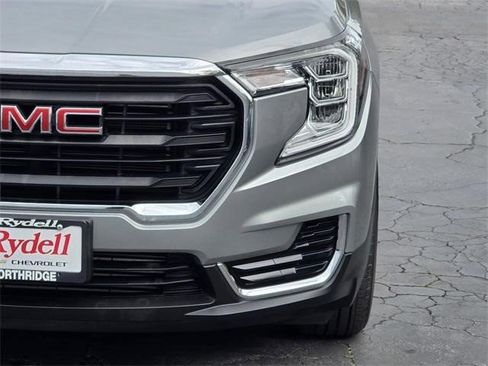 Certified 2024 GMC Terrain SLE image 3