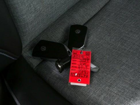 Used 2023 Volkswagen ID.4 Pro image 37