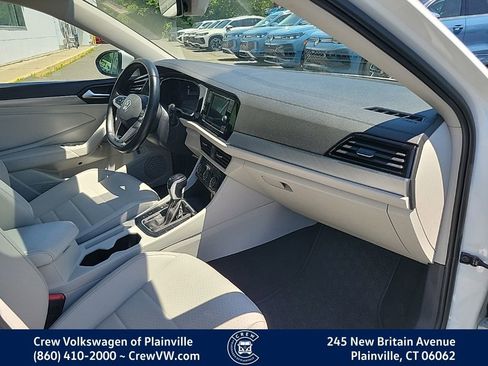 Certified 2024 Volkswagen Jetta SE w/ Panoramic Sunroof Package FWD image 45