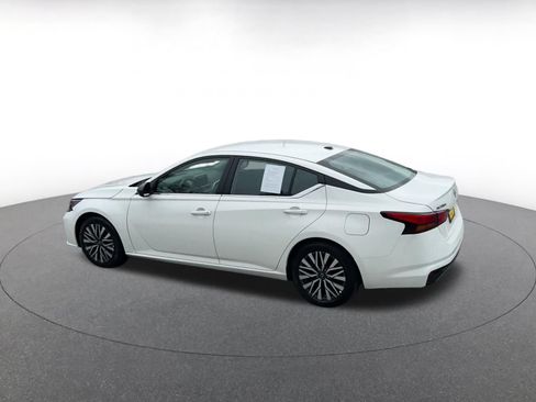 Used 2026 Nissan Altima 2.5 SV FWD image 9